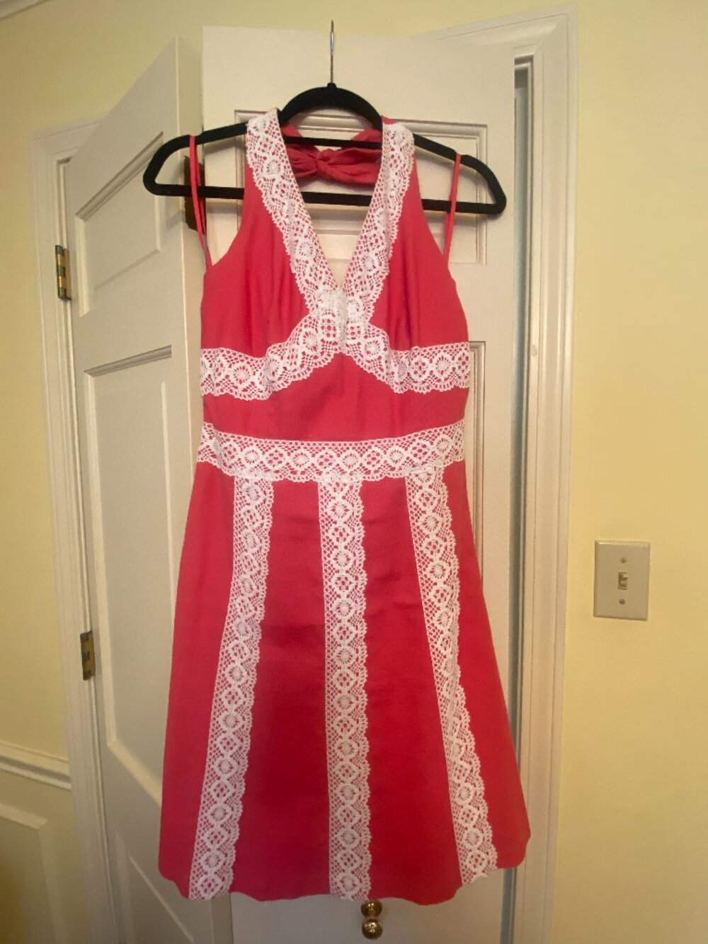 Y2K pink v-neck halter knee-length dress + white crochet details, size 8